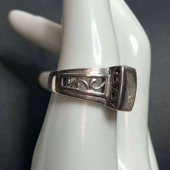 2622 Sterling Silver 925 swirl  band ring sz 8 / 5.6 grams - Picture 2 of 3